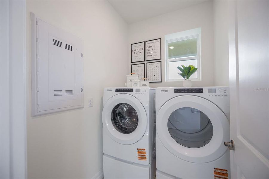 Close-up of interior finishes inside a home in Lakes of Mount Dora, Mount Dora (Image 20).
