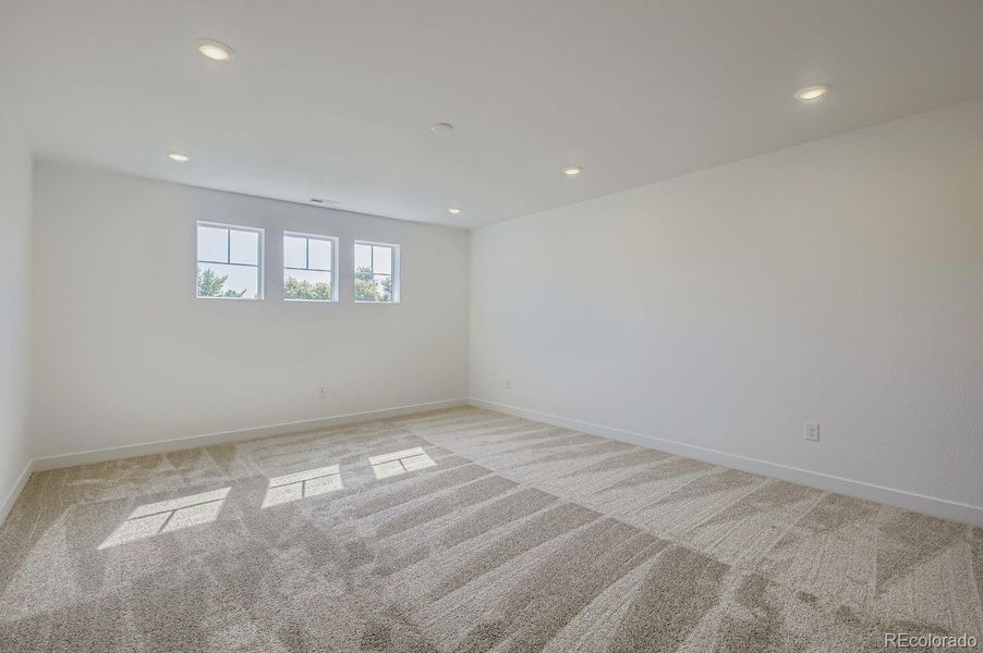Spacious, unfurnished interior of a new home in Riano Ridge, Loveland (Image 16).