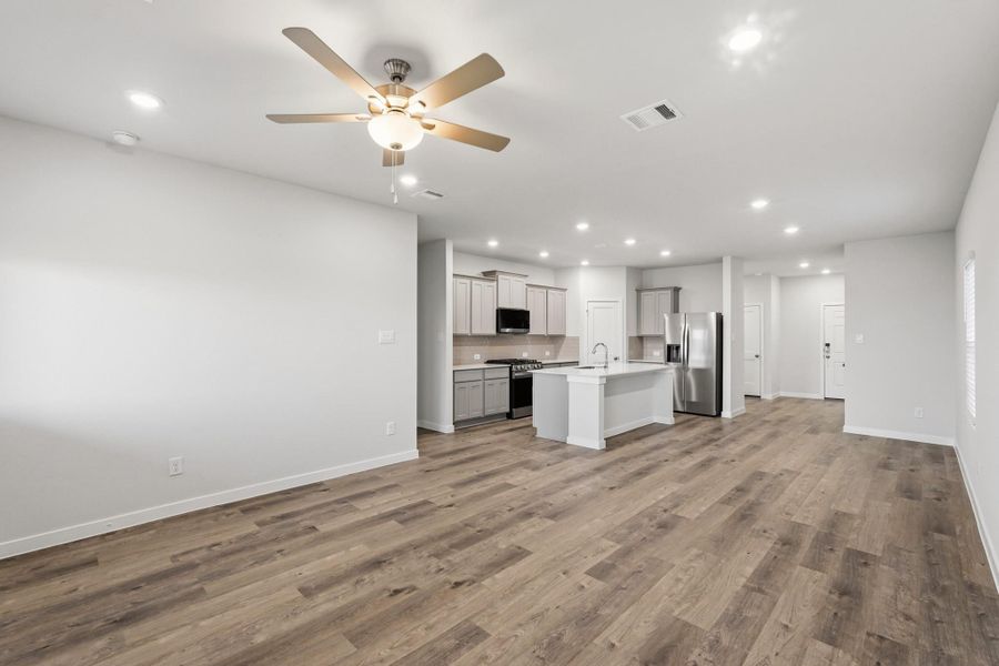 Spacious, unfurnished interior of a new home in Sanford Farms, Waller (Image 12). Spacious, unfurnished interior of a new home in Sanford Farms, Waller (Image 12).