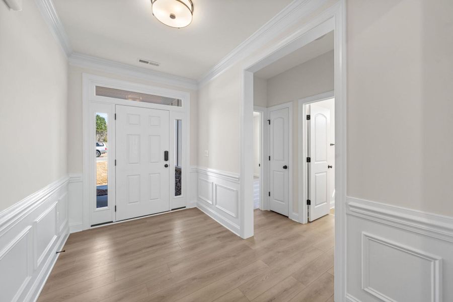 Spacious, unfurnished interior of a new home in Grove Park, Clemmons (Image 19).