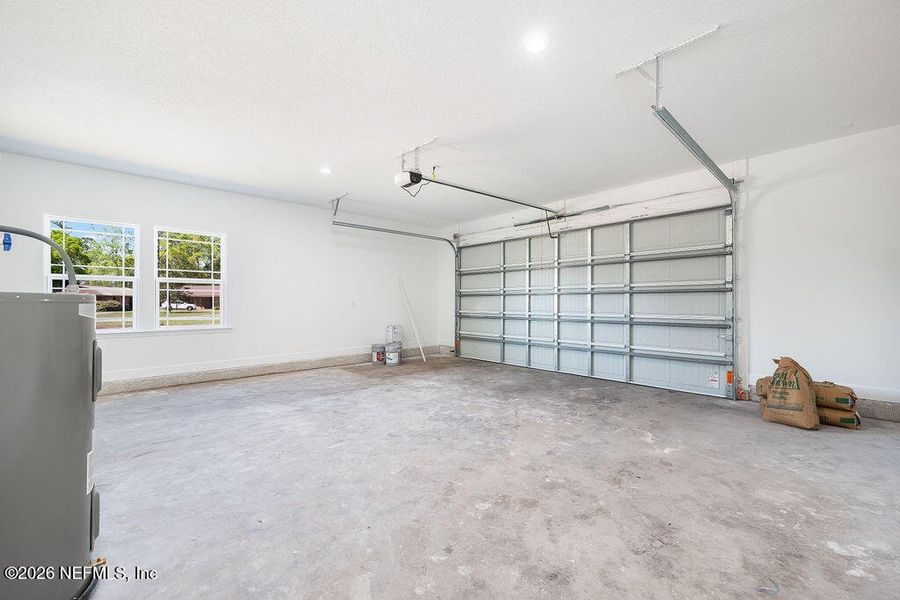 Spacious, unfurnished interior of a new home in , Bryceville (Image 21).
