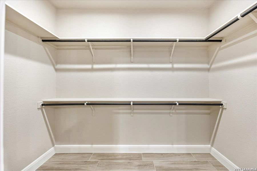 Spacious, unfurnished interior of a new home in , La Vernia (Image 22).