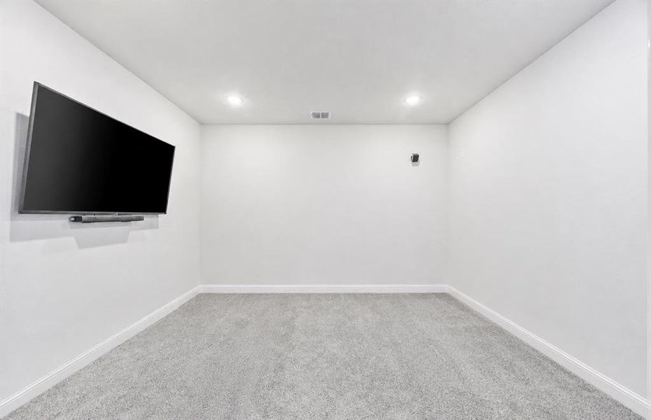 Spacious, unfurnished interior of a new home in , Waxahachie (Image 29).