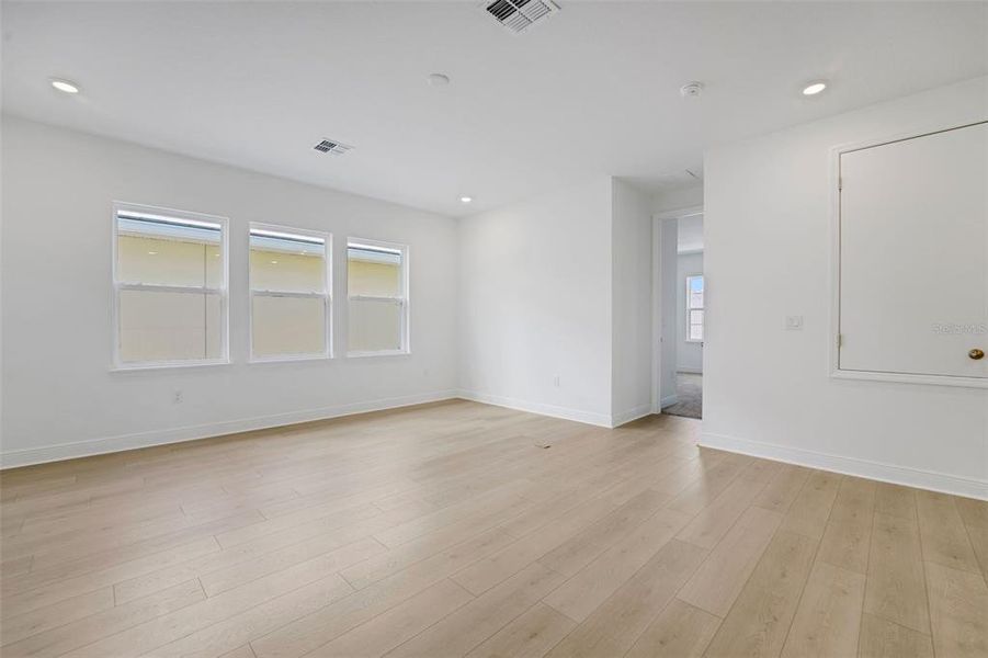 Spacious, unfurnished interior of a new home in Palms at Windermere, Windermere (Image 20).