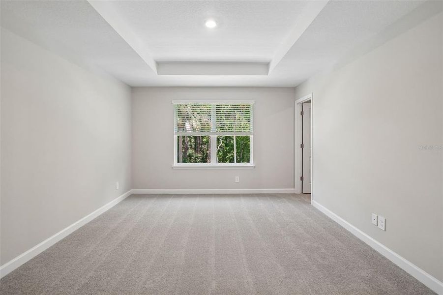 Spacious, unfurnished interior of a new home in , Tampa (Image 16).