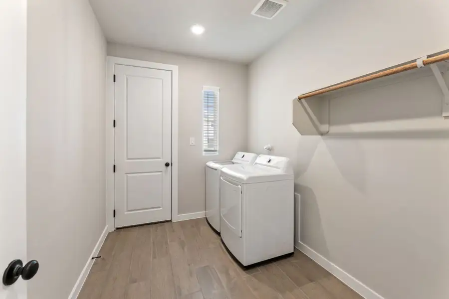 Representative furnished interior of a home built from the Pecos by Hakes Brothers in Highland Ridge, New Braunfels (Image 18).