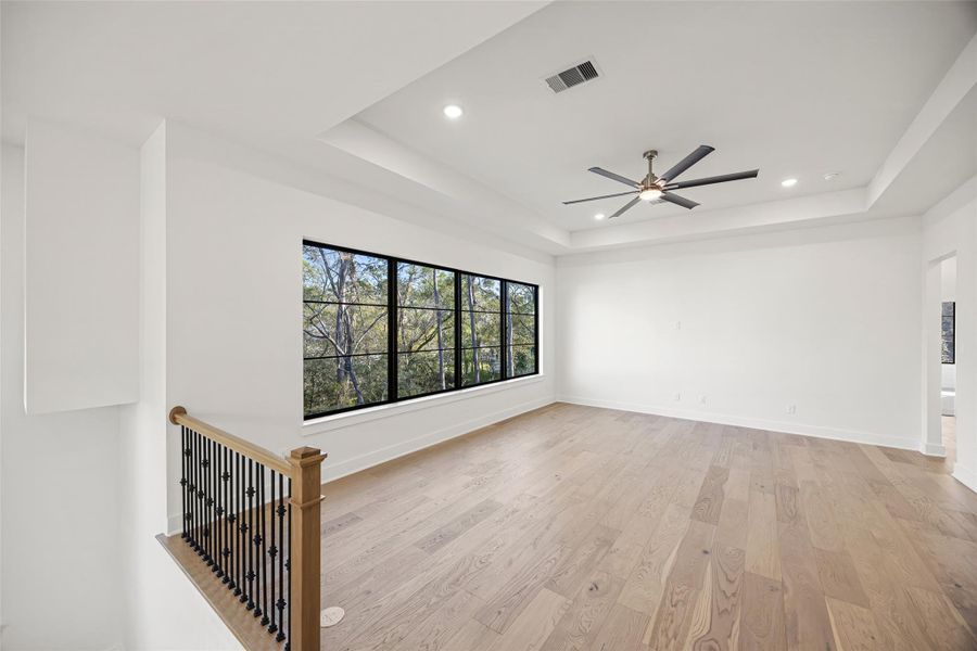 Spacious, unfurnished interior of a new home in , Houston (Image 37).