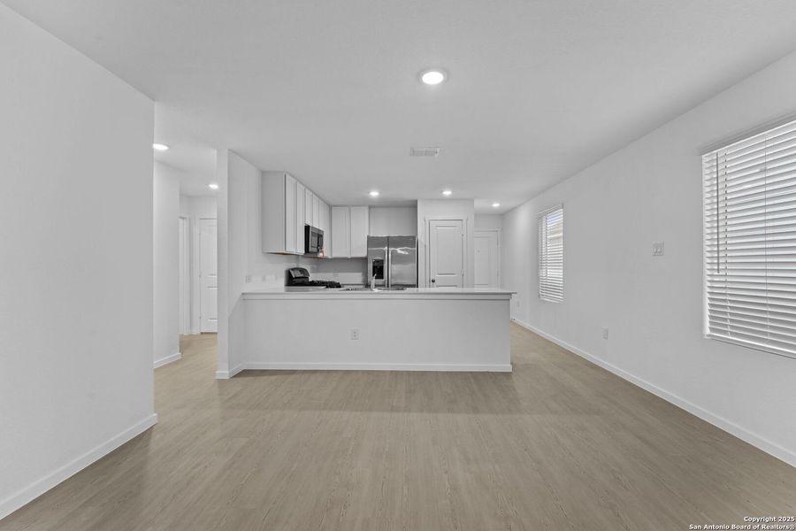 Spacious, unfurnished interior of a new home in Torian Village: Belmar Collection, San Antonio (Image 19).