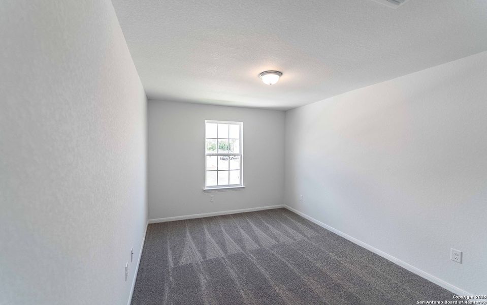 Spacious, unfurnished interior of a new home in Hennersby Hollow, San Antonio (Image 9). Spacious, unfurnished interior of a new home in Hennersby Hollow, San Antonio (Image 9).