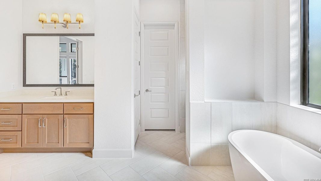 Furnished interior view inside a new home in Thornebrook, Bulverde (Image 11).