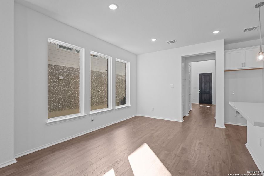 Spacious, unfurnished interior of a new home in Davis Ranch, San Antonio (Image 17).
