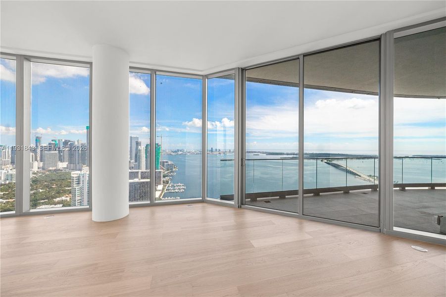 Spacious, unfurnished interior of a new home in Una Residences, Miami (Image 11).