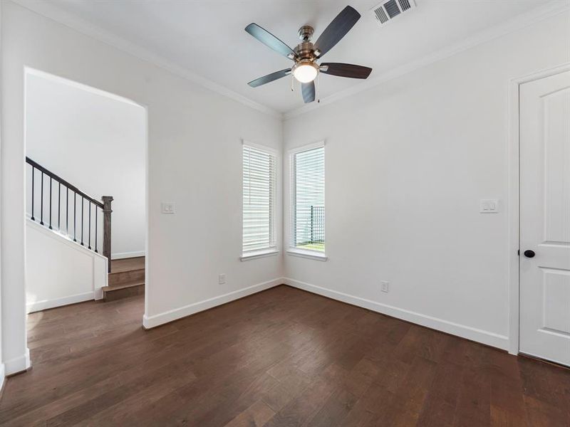 Welcome to your cozy breakfast nook, the perfect start to every day! (Sample photos of a completed Warwick floor plan. The image may feature alternative selections and/or upgrades.)