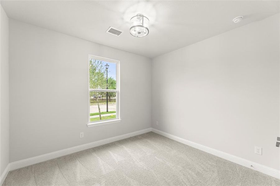 Spacious, unfurnished interior of a new home in Creekside, Royse City (Image 22).