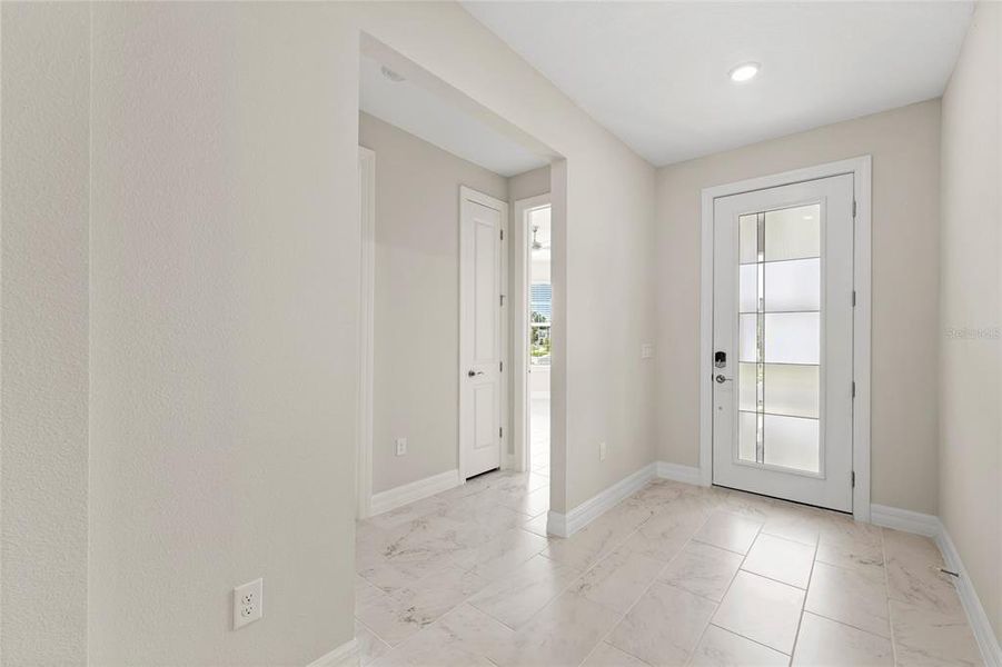 Spacious, unfurnished interior of a new home in , Mount Dora (Image 37).