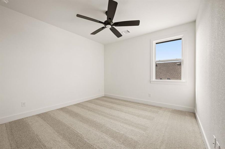Spacious, unfurnished interior of a new home in NorthGlen, Haslet (Image 33).