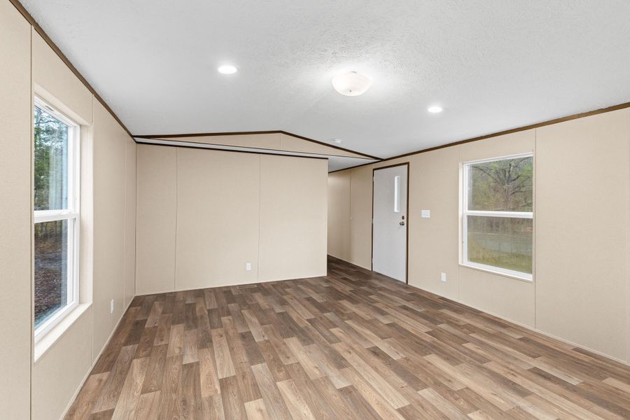 Spacious, unfurnished interior of a new home in , Summerville (Image 20).
