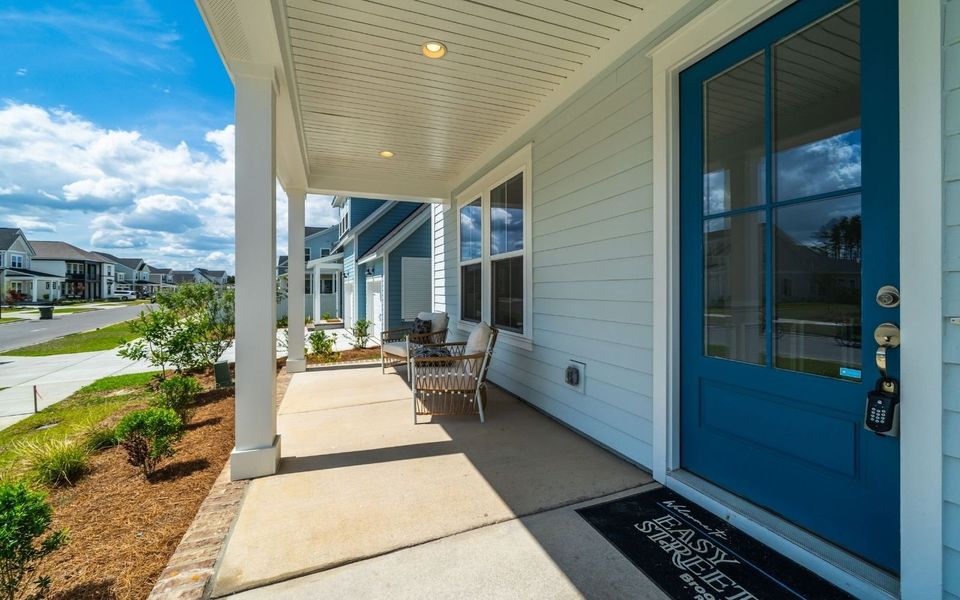 Representative exterior details of a home built from the Cordova by Brookfield Residential in Nexton, Summerville (Image 3). Representative exterior details of a home built from the Cordova by Brookfield Residential in Nexton, Summerville (Image 3).