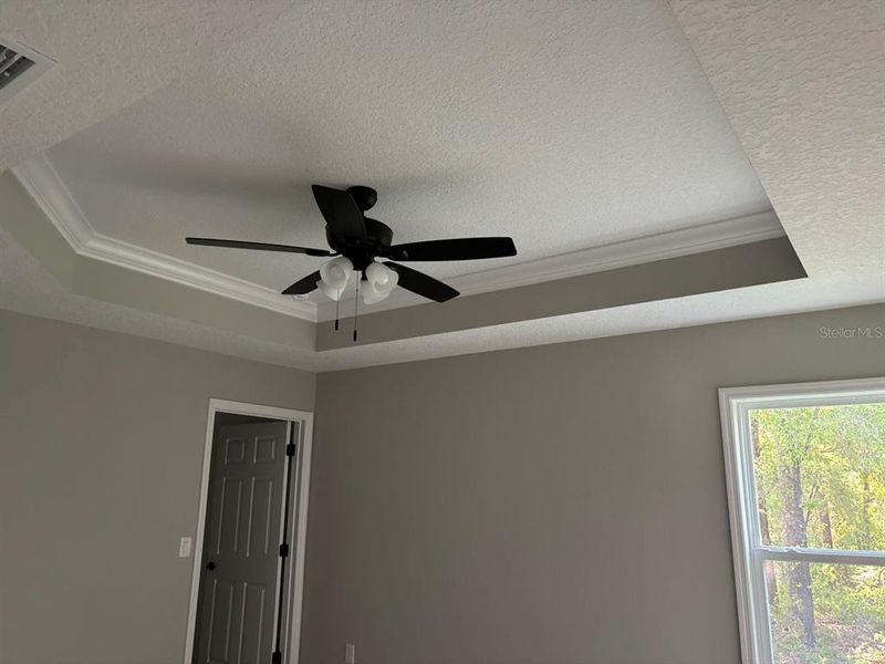 Close-up of interior finishes inside a home in , Dunnellon (Image 9).