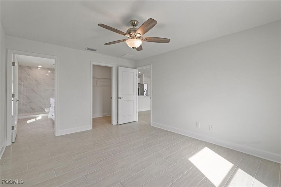 Spacious, unfurnished interior of a new home in Cape Coral, Cape Coral (Image 30).