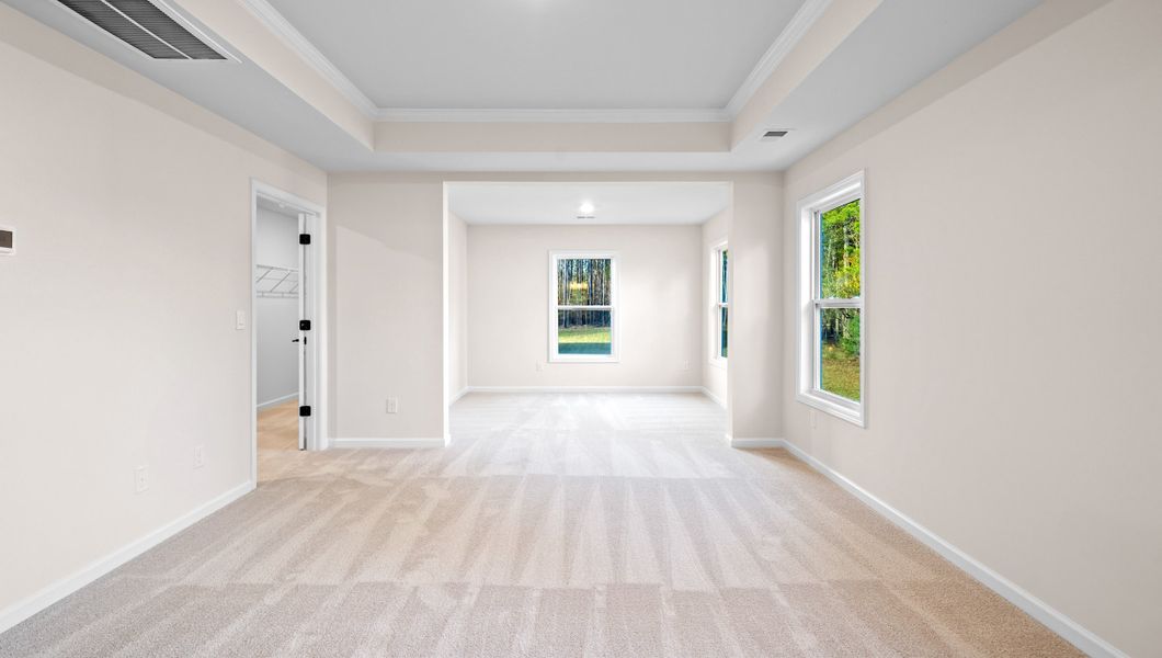 Representative unfurnished interior of a home built from the HAMPSHIRE by D.R. Horton in Whitehawk Meadows, Travelers Rest (Image 27).