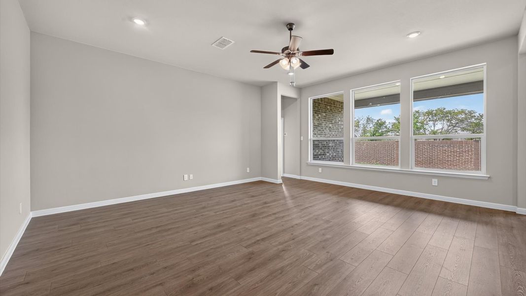 Representative unfurnished interior of a home built from the Bartlett by D.R. Horton in Lakeview Pointe, Midlothian (Image 14).