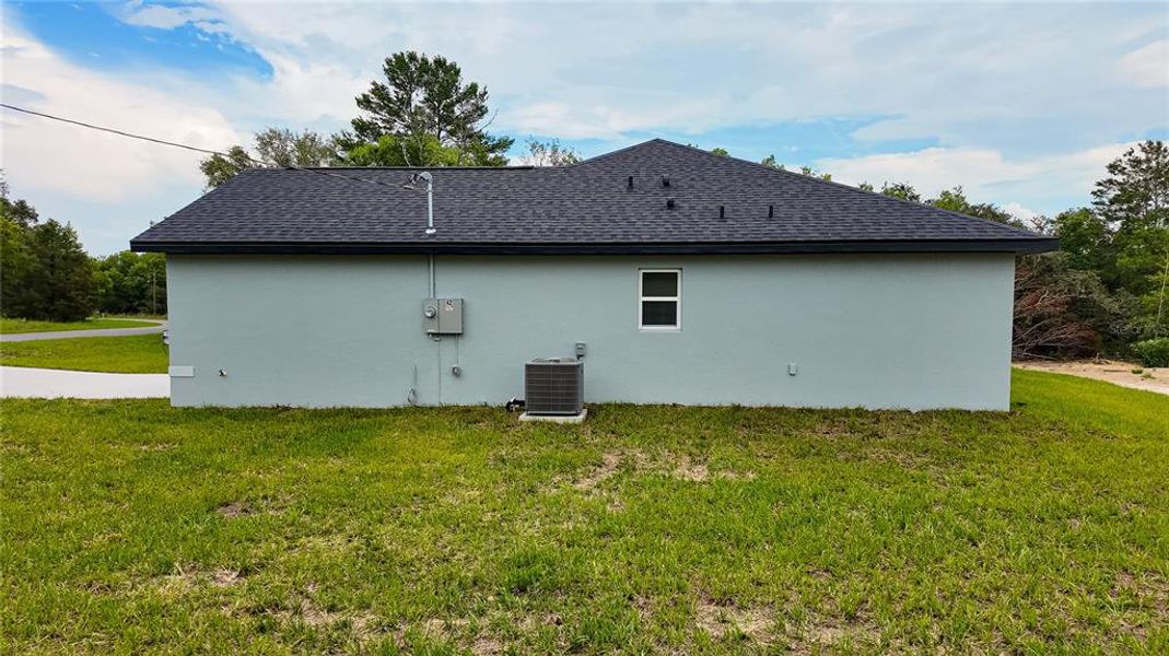 Exterior details and patio area of a home in , Ocala (Image 23).