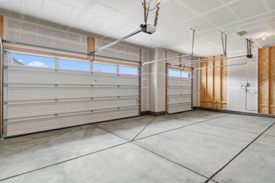 Spacious, unfurnished interior of a new home in Independence, Elizabeth (Image 20).