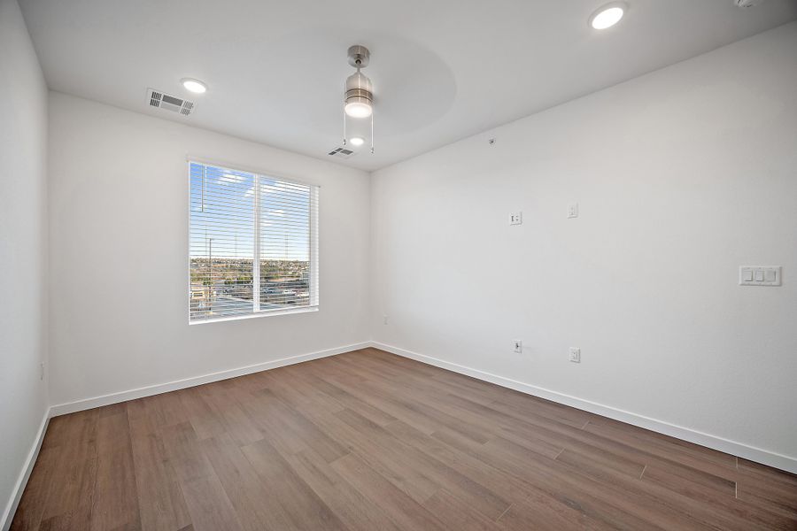 Spacious, unfurnished interior of a new home in The Residences at Victory Ridge, Colorado Springs (Image 16).