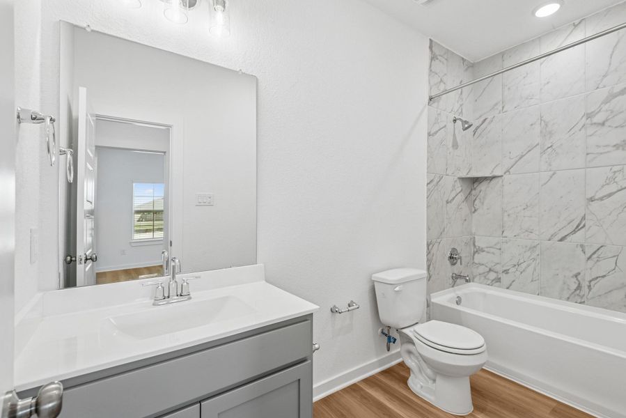 Furnished interior view inside a new home in Miller's Pond, Rosenberg (Image 9).