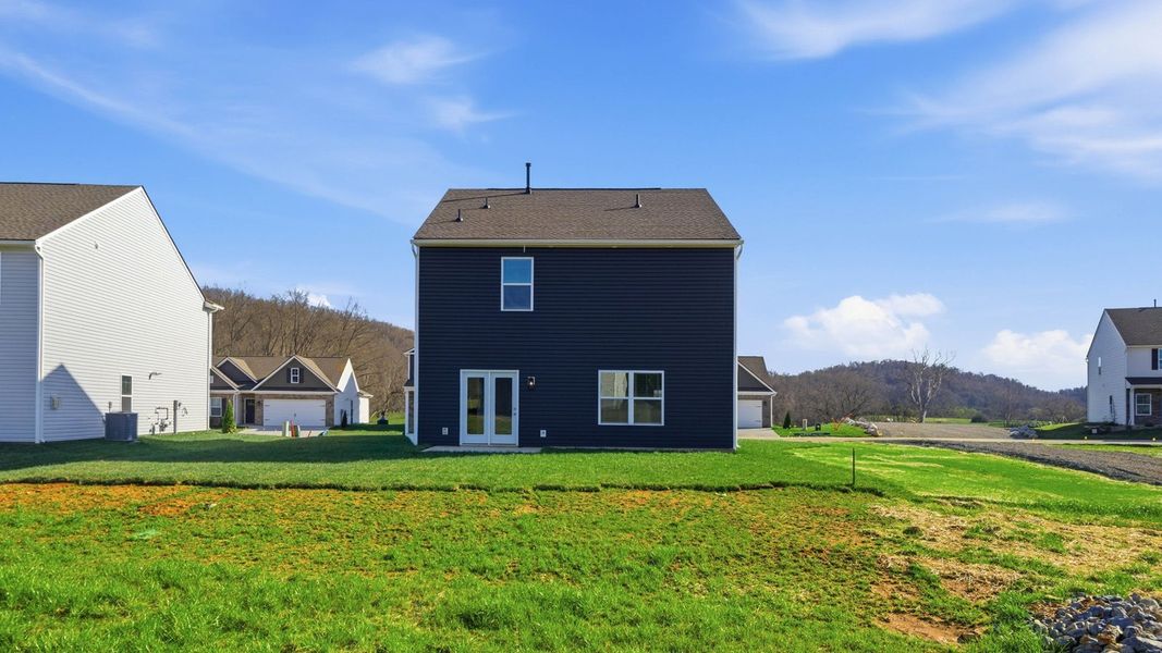 Exterior details and patio area of a home in Fieldcrest Acres, Blountville (Image 4).