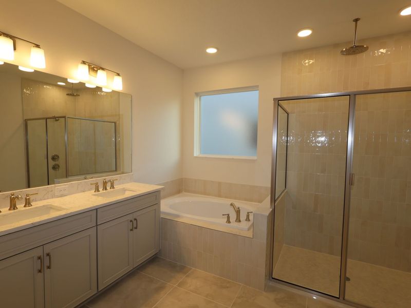 Owner's Bathroom Owner's Bathroom