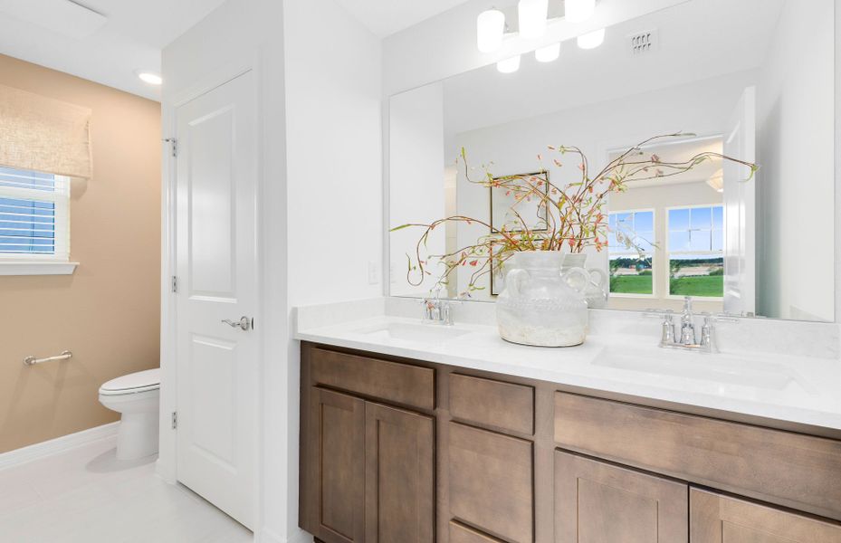 Furnished interior view inside a new home in Silverleaf Oaks, Winter Garden (Image 11).