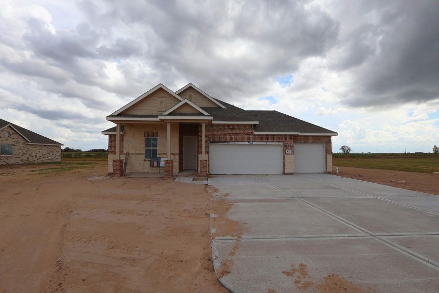 One story home with 3 beds, 2 baths, and 3 car garage
