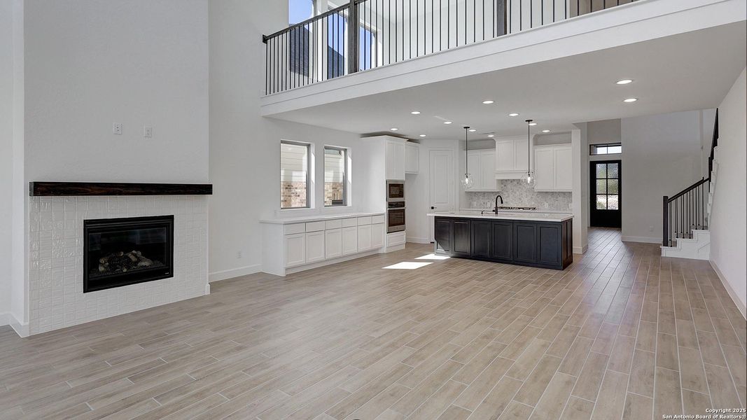 Spacious, unfurnished interior of a new home in Ranches At Creekside 55', Boerne (Image 20).