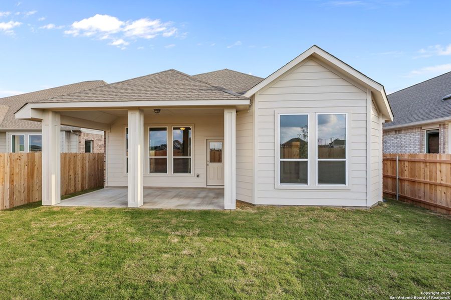 Exterior details and patio area of a home in Sunflower Ridge, New Braunfels (Image 4).