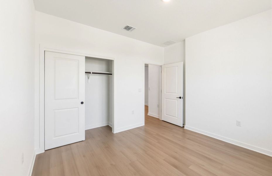 Spacious, unfurnished interior of a new home in Sun City Texas, Georgetown (Image 49).