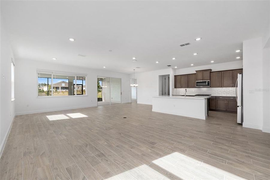 Spacious, unfurnished interior of a new home in , Ocala (Image 31).