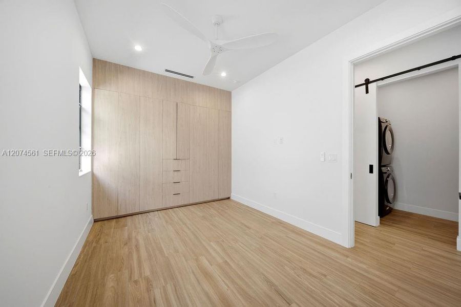 Spacious, unfurnished interior of a new home in , Fort Lauderdale (Image 65).