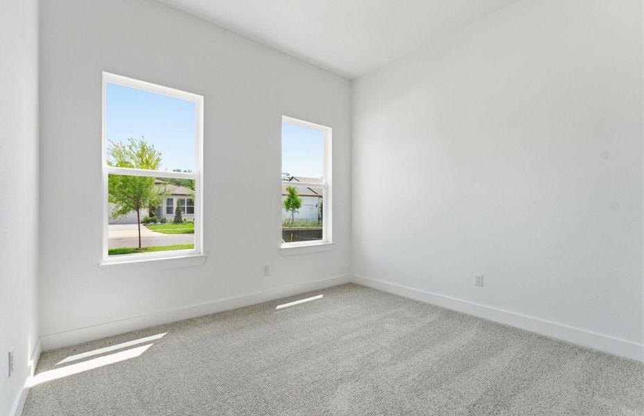 Spacious, unfurnished interior of a new home in Del Webb River Reserve, Spring Hill (Image 14).