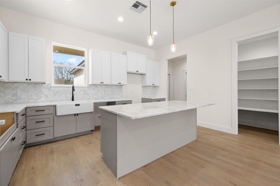 Furnished interior view inside a new home in , Bedias (Image 11).