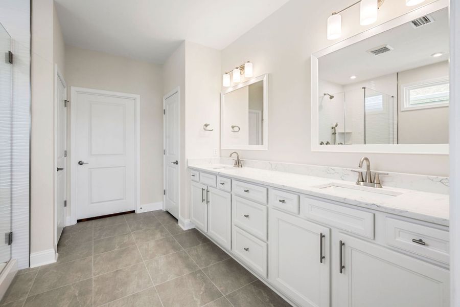 Furnished interior view inside a new home in Del Webb Savannah at Heartwood, Richmond Hill (Image 14).