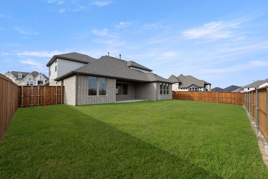 Representative exterior details of a home built from the Davis by Tri Pointe Homes in Somerset Park, Rockwall (Image 3).
