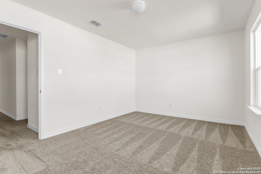 Spacious, unfurnished interior of a new home in Southton Cove, Elmendorf (Image 14).