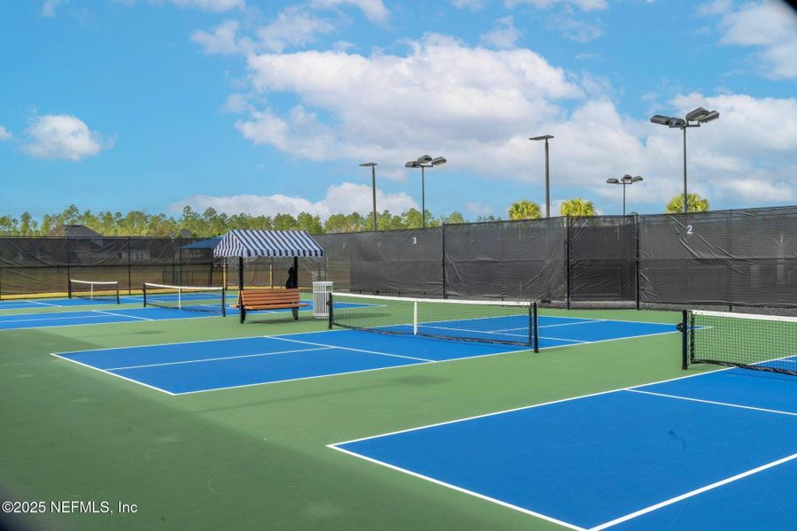 Image 33 of a home in Beacon Lake.