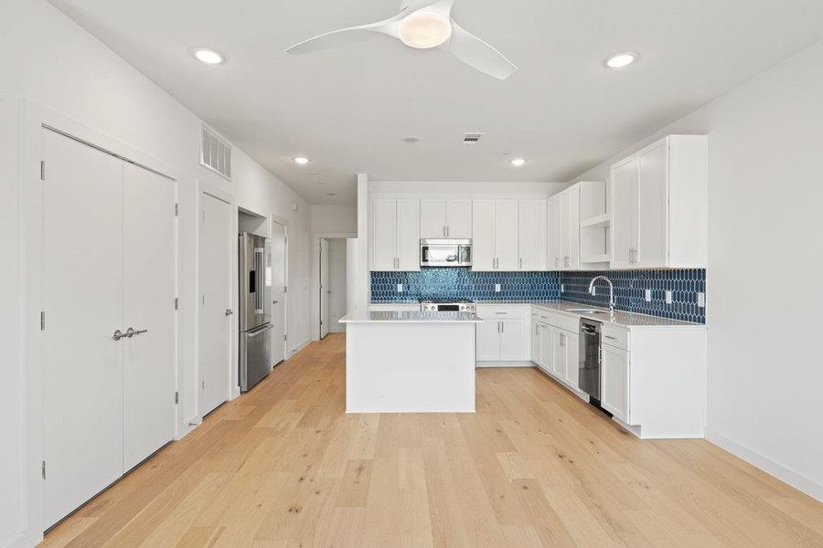 Images are for illustrative purposes only. Photos reflect a similar floor plan and are intended to convey the overall look and feel of the interiors. Images are for illustrative purposes only. Photos reflect a similar floor plan and are intended to convey the overall look and feel of the interiors.