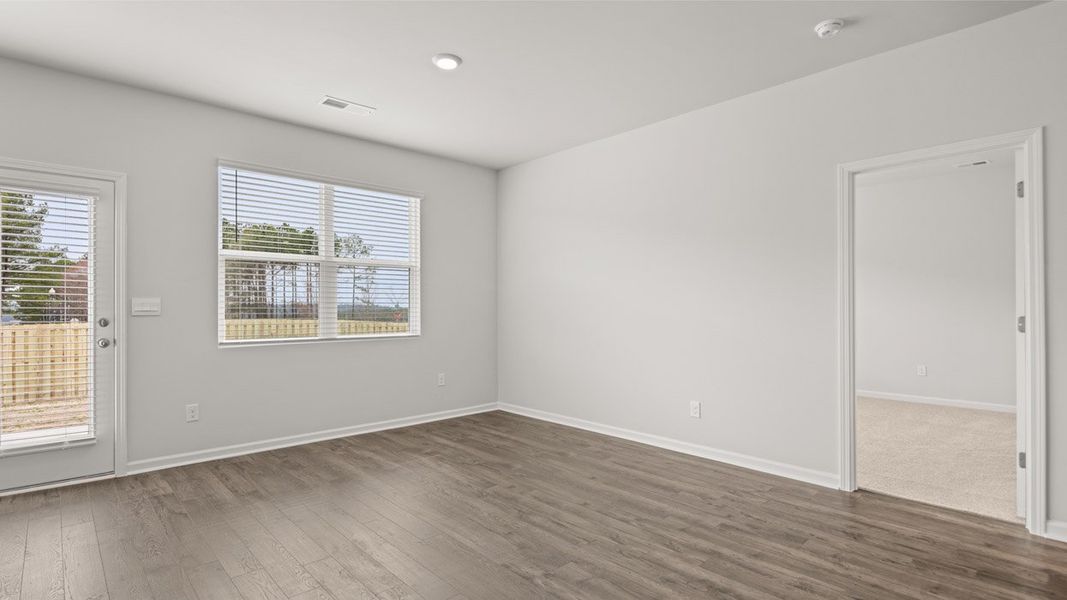 Spacious, unfurnished interior of a new home in The Abbey at Trolley Run Station, Aiken (Image 12).