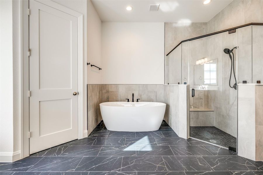 Furnished interior view inside a new home in Arborwood, Waller (Image 14).