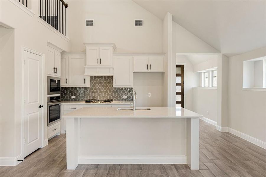 Furnished interior view inside a new home in Sable Creek, Sanger (Image 8).