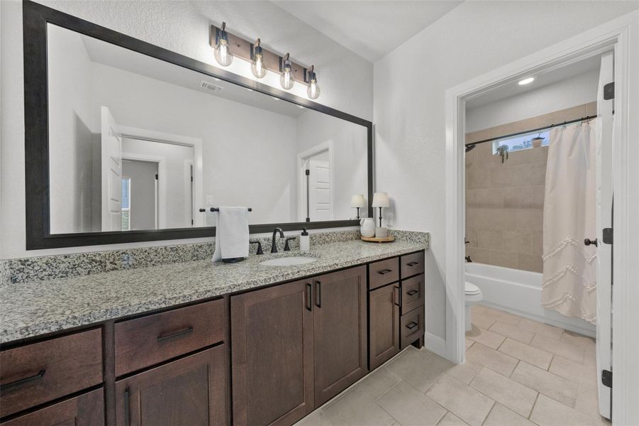 Furnished interior view inside a new home in , Salado (Image 19).